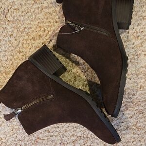 Blondo Brown Chukka Boots Durable Comfort NWT